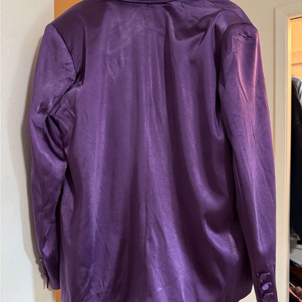 Lustrous Satin Blazer with Collar - Picture 3 of 4